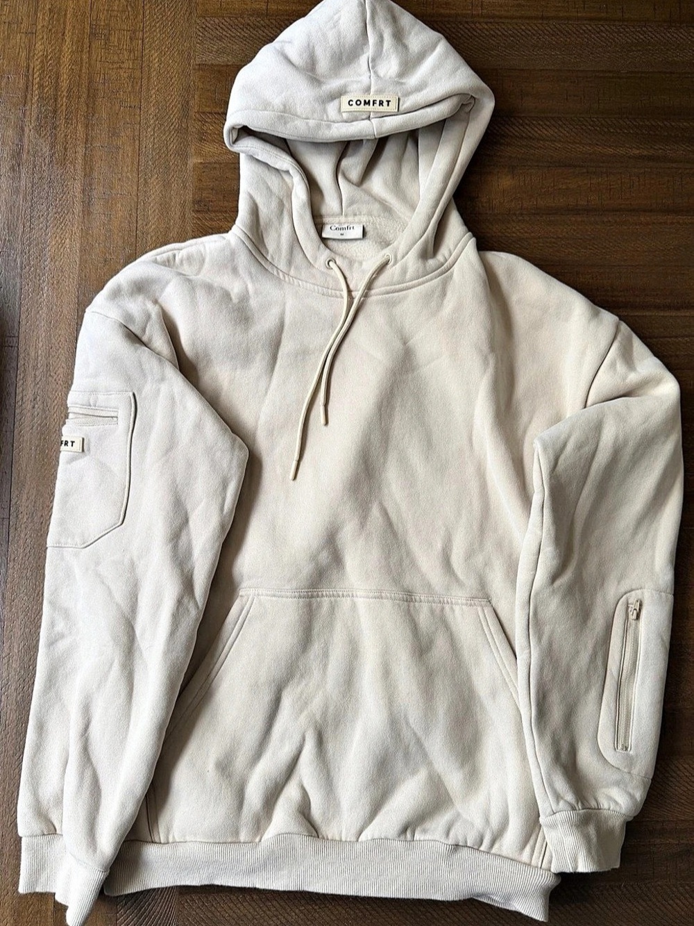 Comfrt Cream Travel Pullover Hoodie Size Medium Like New